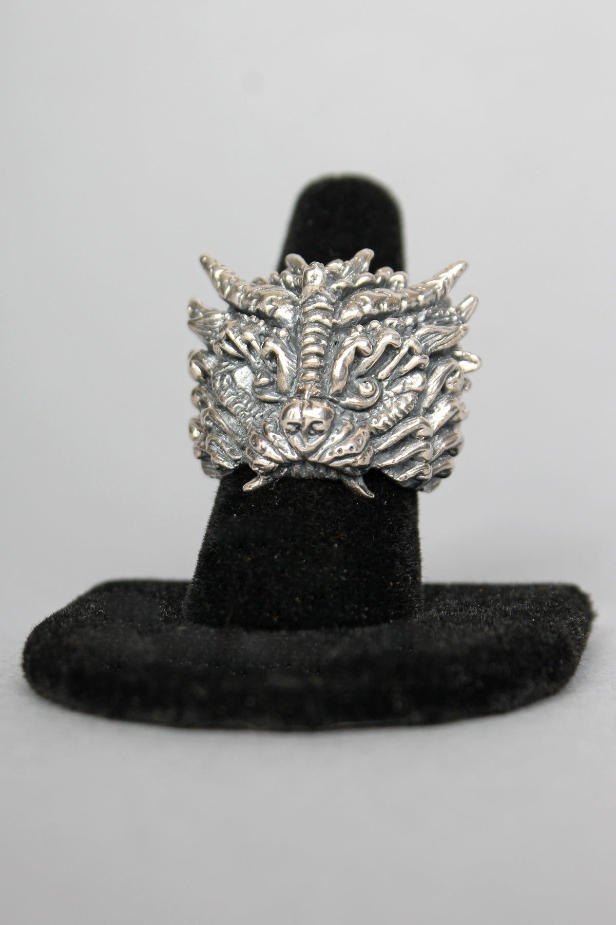 5D x Eyecon x Miss Monster Foo Dog Ring - Silver – FIVE AND 5D x Eyecon x Miss Monster Foo Dog Ring - Silver – FIVE AND